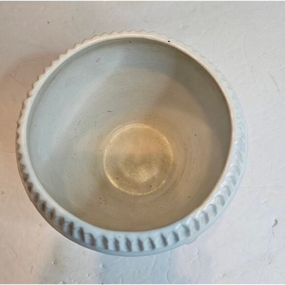 Roseville Donatello Jardiniere Planter Ivory Rare 575-4 Cherubs Trees  2 avail - Picture 5 of 8